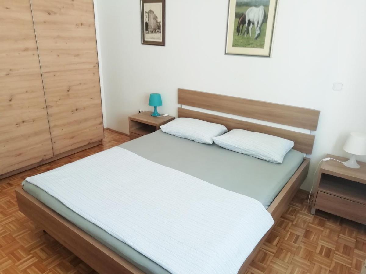 Lara'S Apartment Zadar Bagian luar foto